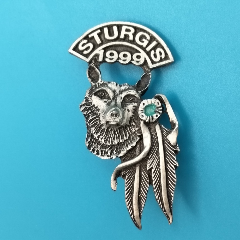 Lady Hawk 1999 Sturgis South Dakota Indian Native Wolf Feather Pin Motorcycle